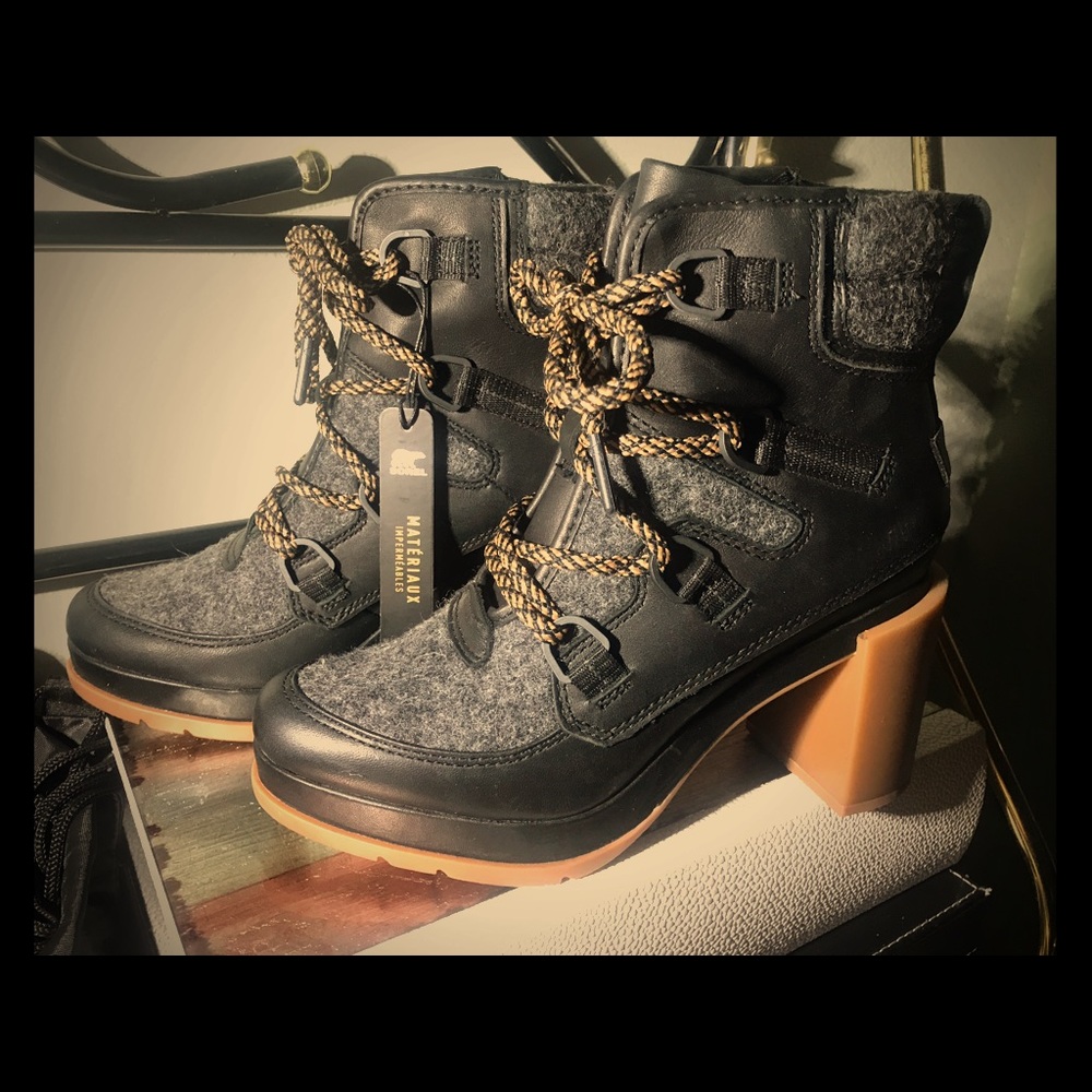 Sorry black lace boots
